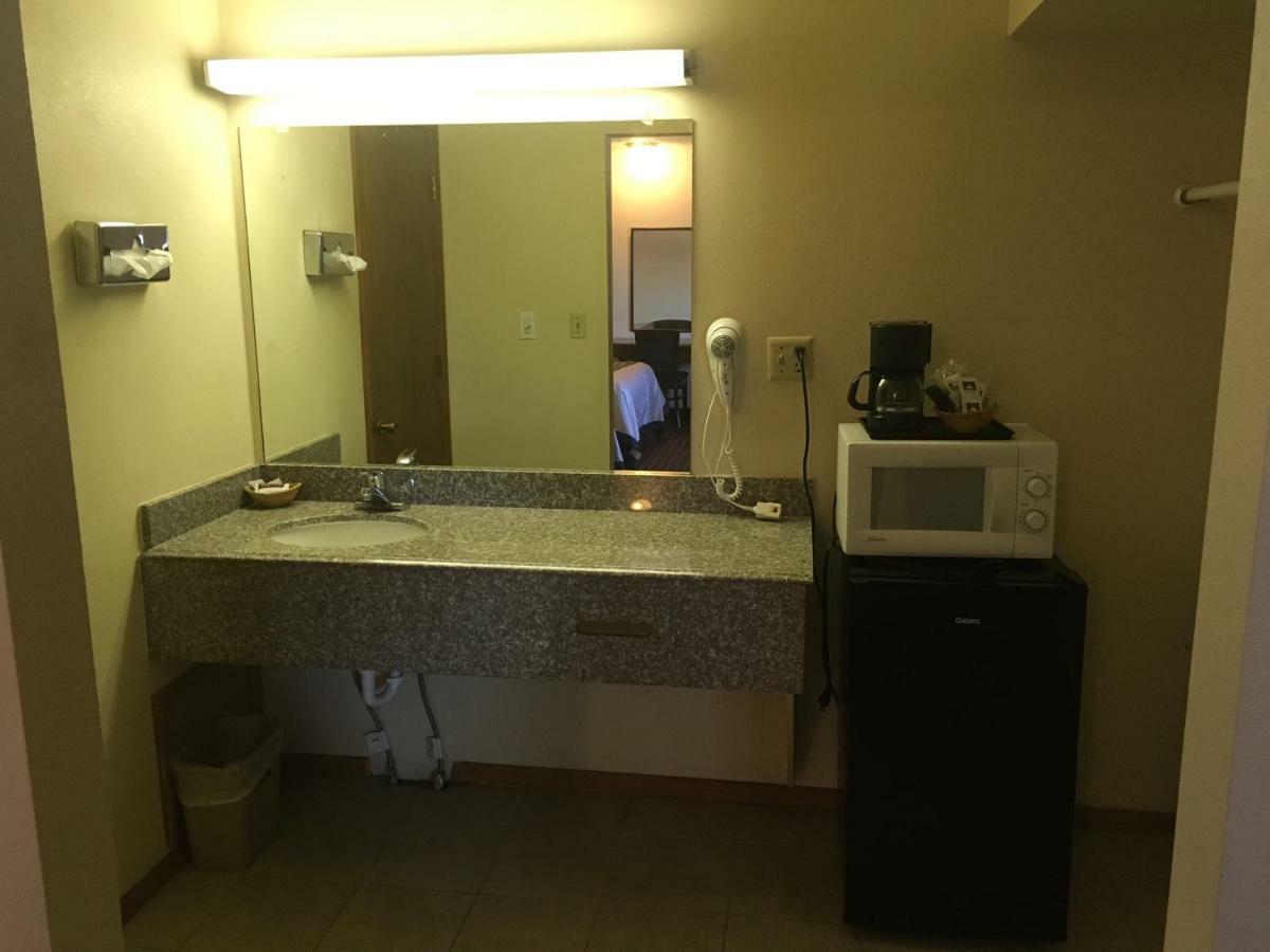 ליברל Budget Inn Lafonda Motel מראה חיצוני תמונה
